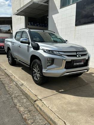MITSUBISHI L200 TRITON 2.4 16V TURBO DIESEL SPORT HPE-S CD 4P 4X4 AUTOMÁTICO